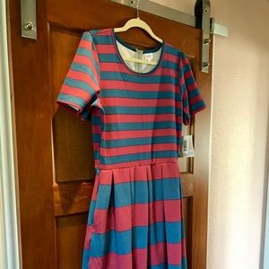 New with TagsLuLaRoe Amelia size XL